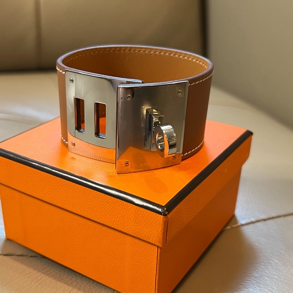 Sold x Hermes Kelly dog bracelet - Picture 2 of 11